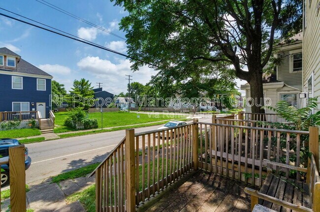 Building Photo - 483 S Champion Ave