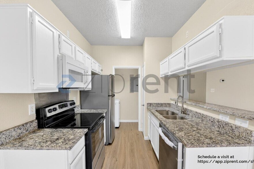 Building Photo - 4101 Esters Rd