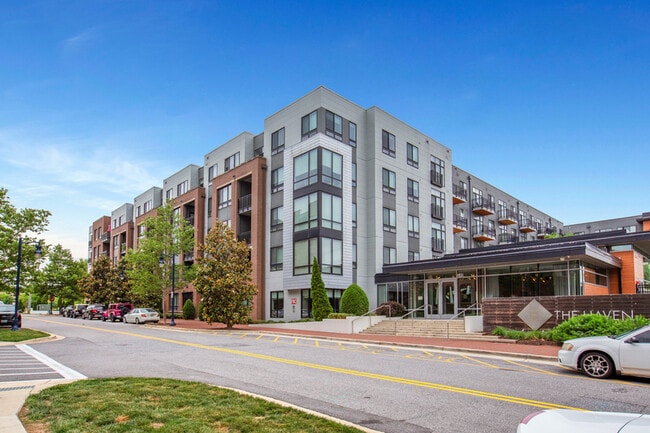 Building Photo - 145 Riverhaven Dr