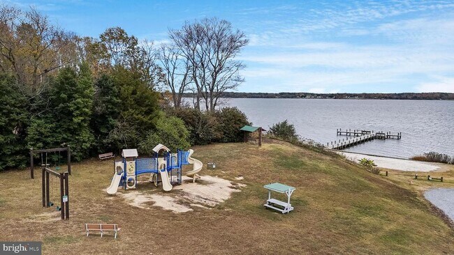 Building Photo - 40905 Spring House Ln