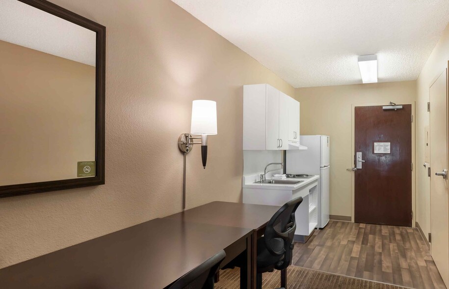 Building Photo - Furnished Studio-Boise - Airport