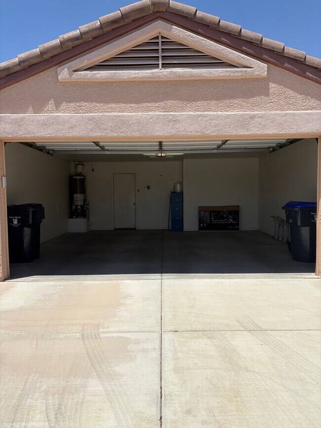 Building Photo - Unfurnished, 1 Year Minimum - Procure Only