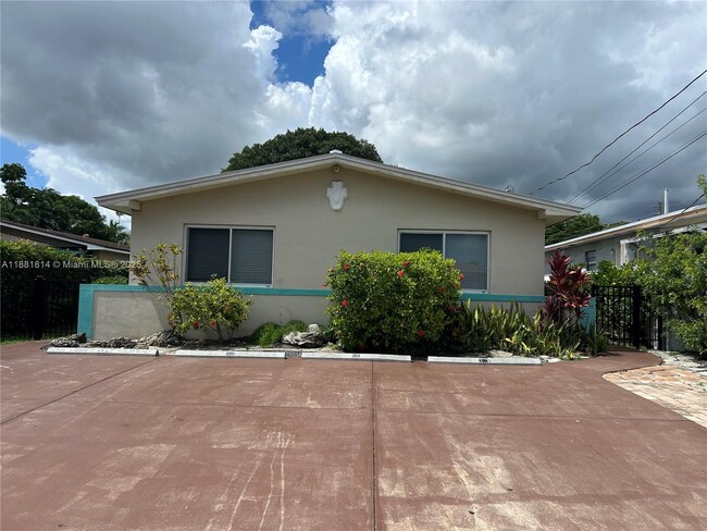 Primary Photo - 2806 SW 35th Ave