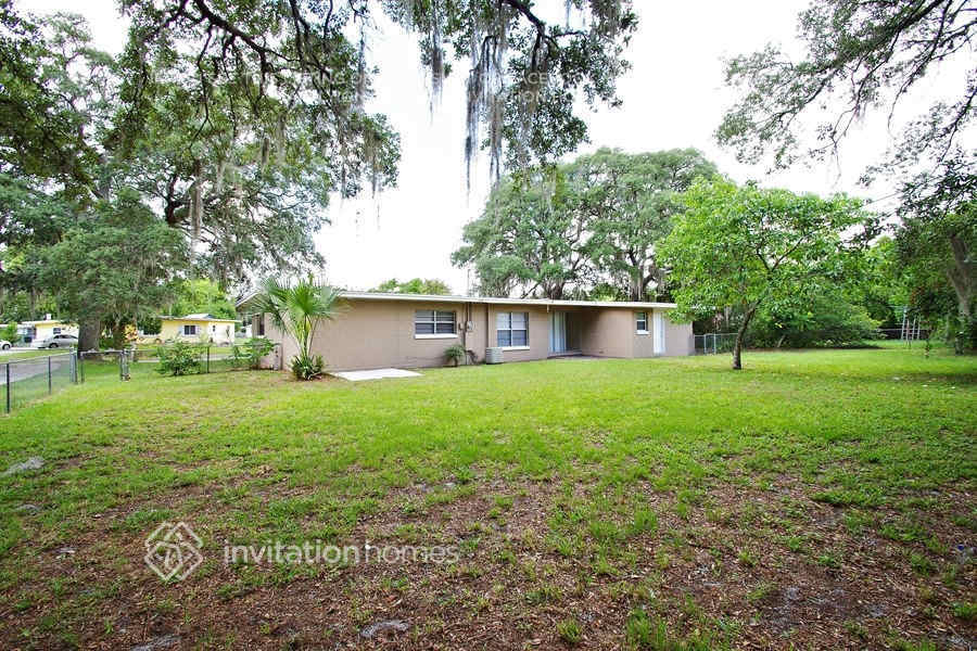 Building Photo - 717 Baywood Dr