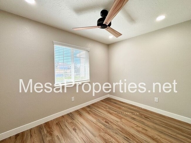 Building Photo - 7095 Lyons Ave