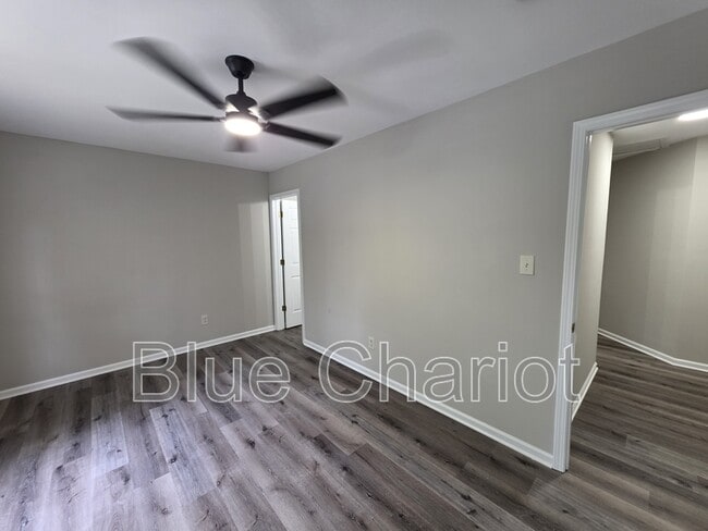 Building Photo - 704 Brye St