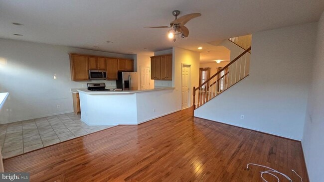 Building Photo - 7007 Courtyard Way