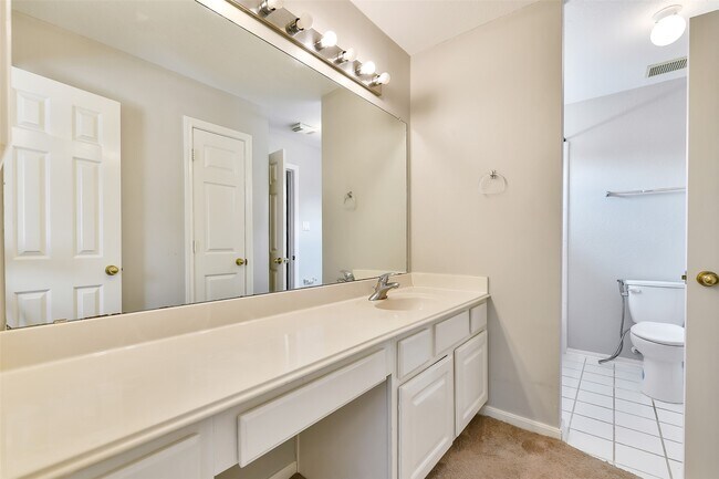 Building Photo - 5803 Song Ridge Ct