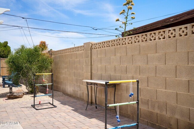 Building Photo - 7608 E Catalina Dr