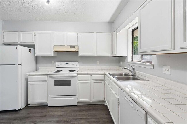 Building Photo - 7055 Hania Dr