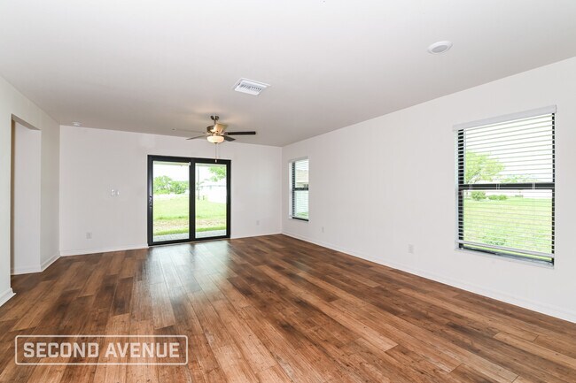 Building Photo - 1710 NW 18th St