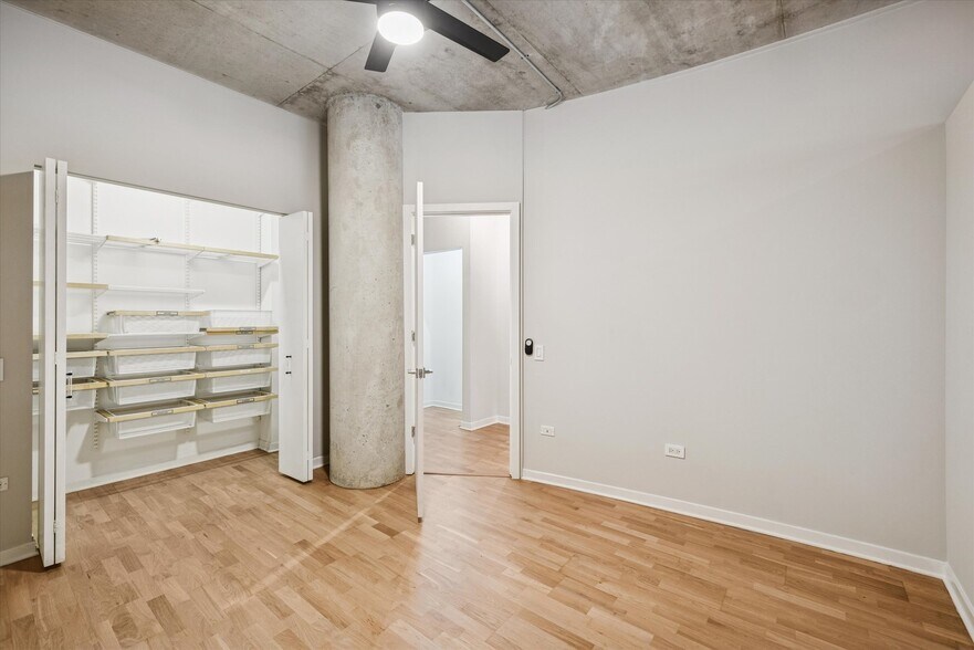 Building Photo - 720 N Larrabee St