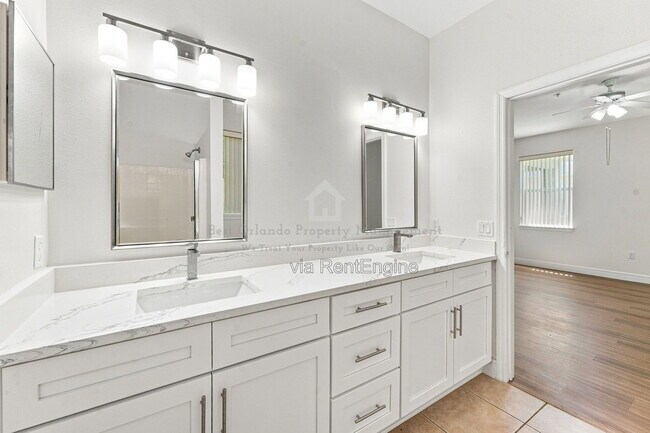 Building Photo - 10402 Eastpark Lake Dr