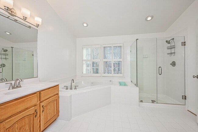 Building Photo - 2143 Wolftrap Ct