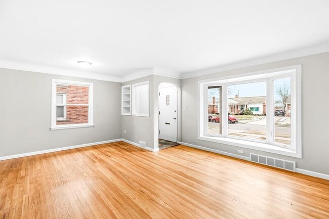Building Photo - 17302 Sumner