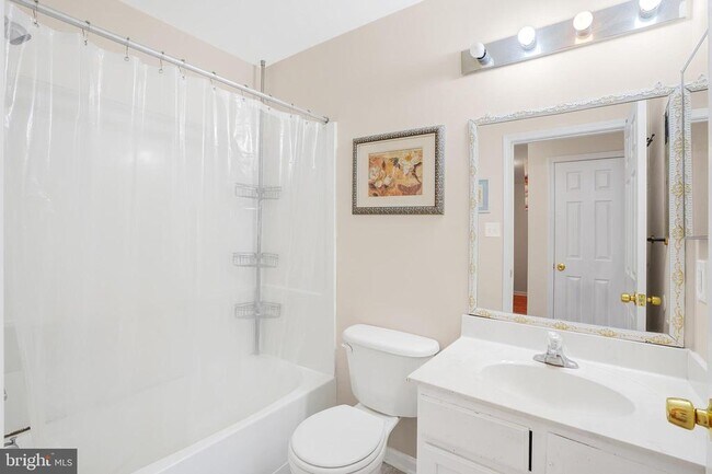 Building Photo - 16 High Meadows Dr