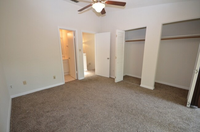 Building Photo - 4037 SW 21st Rd