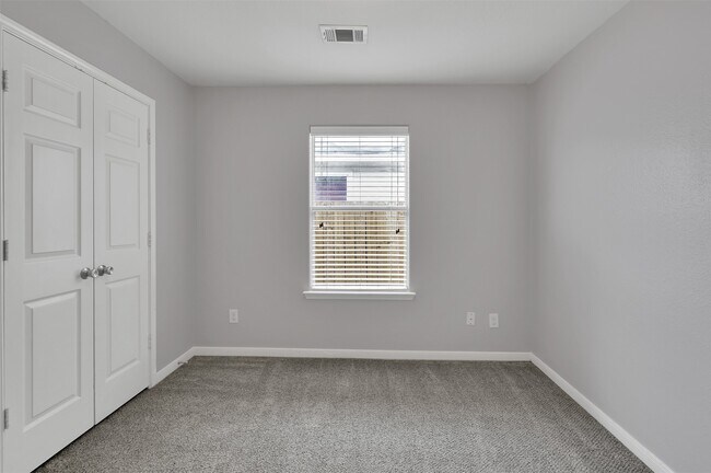 Building Photo - 4322 Medina River Loop