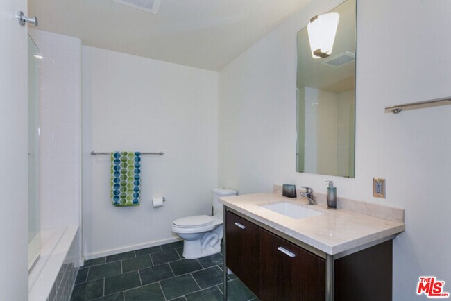 Building Photo - 1155 S Grand Ave