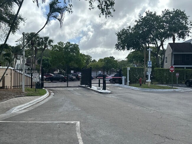 Building Photo - 2303 N Congress Ave