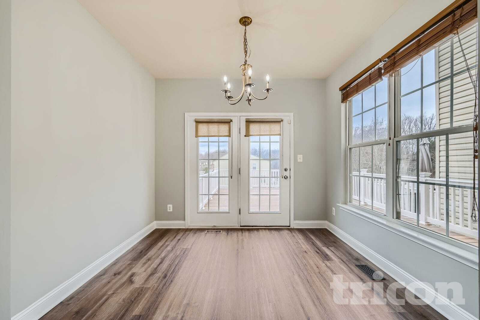 Building Photo - 566 Callander Way