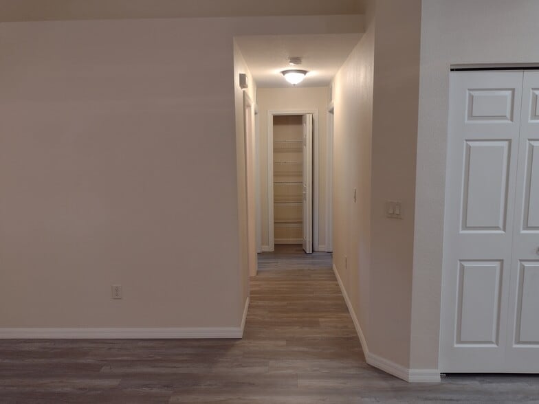 Building Photo - 7396 Pond Cir