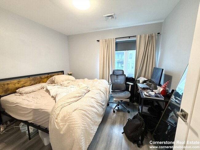 Building Photo - 55 W Fifth St