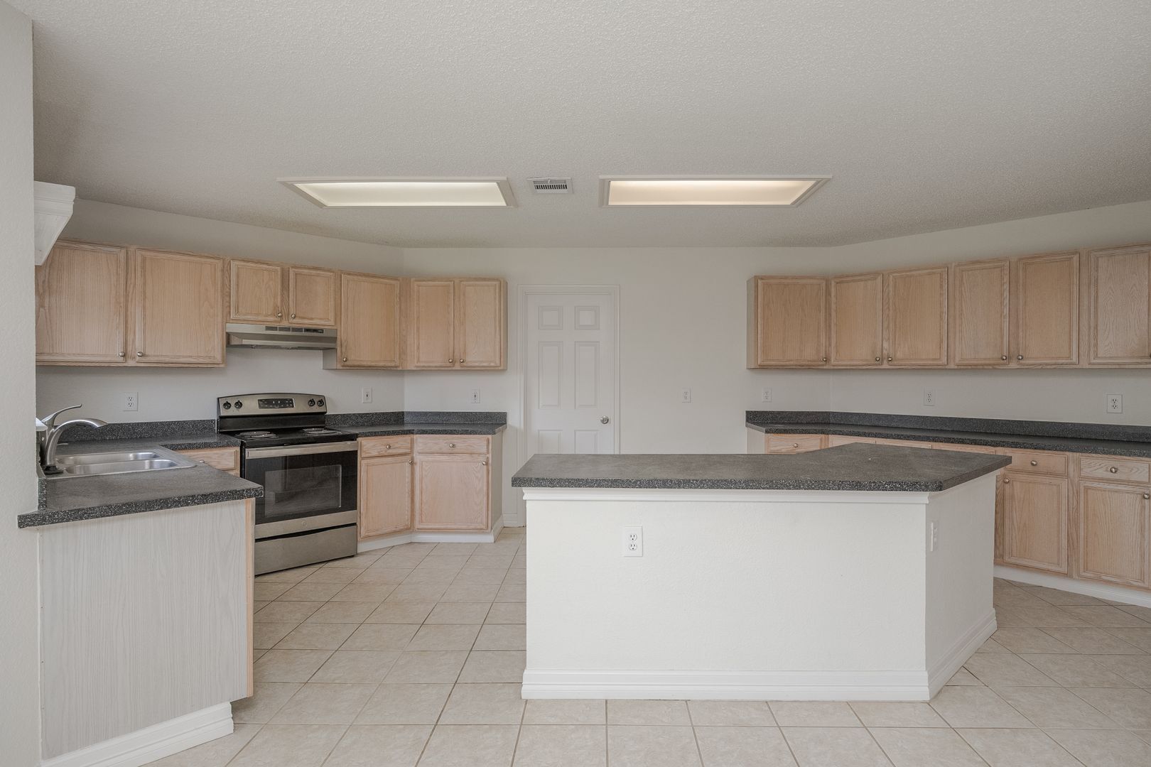 Building Photo - 6410 Nottoway Ct