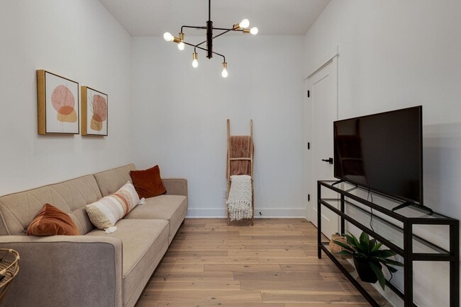 Building Photo - Great modern HPR with garage and view of t...