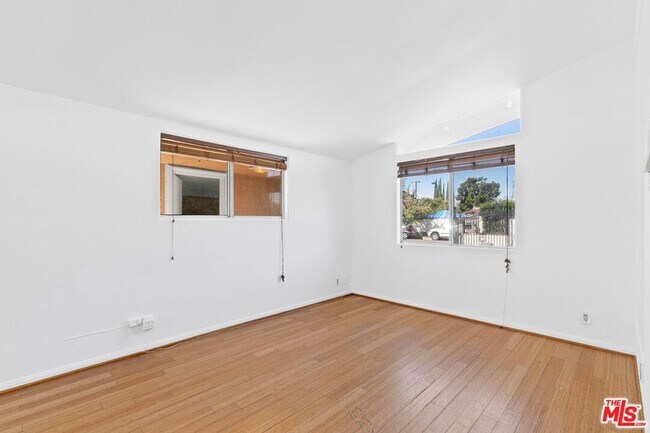 Building Photo - 20500 Archwood St