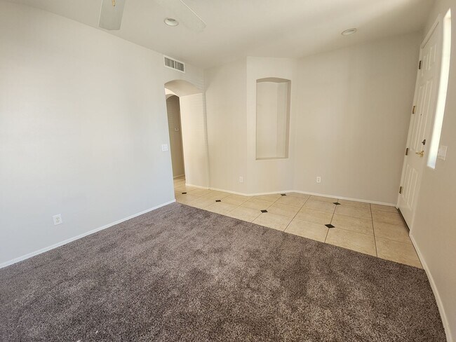 Building Photo - Immaculate Golf Community Home