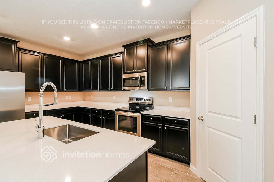 Building Photo - 9835 Lemon Balm Wy