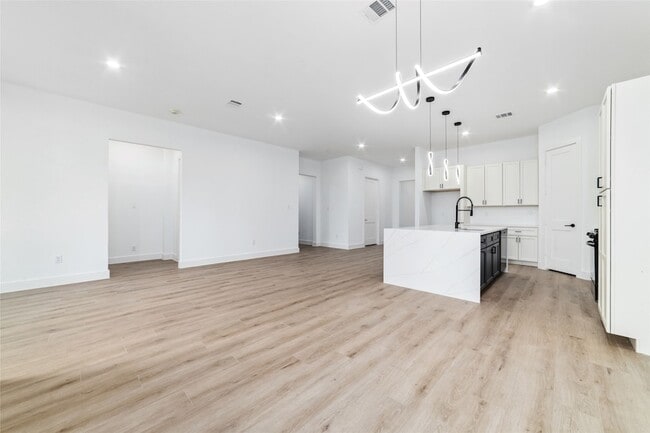 Building Photo - 8106 Talton St