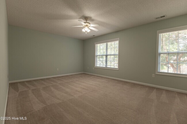 Building Photo - 119 Shellbank Dr