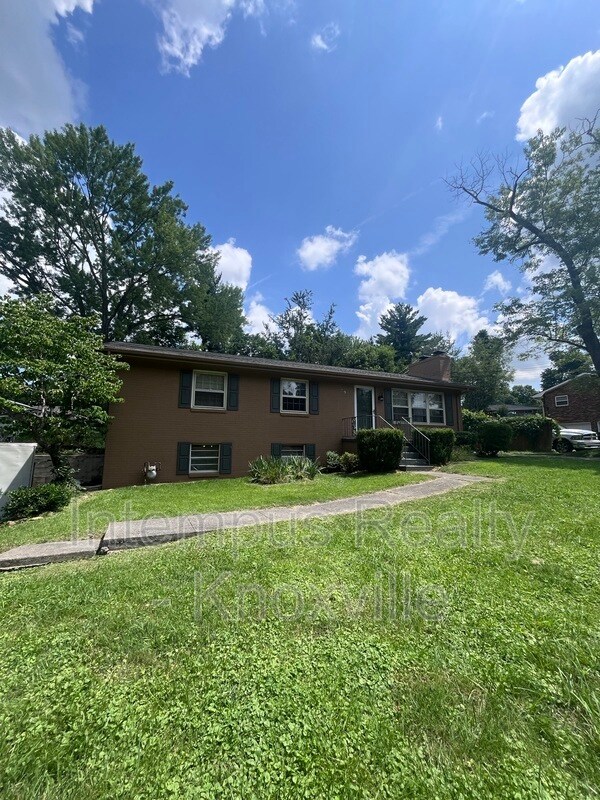 Building Photo - 7931 W Cliff Dr