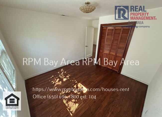 Building Photo - Spacious and Classic Home in Mountainview ...