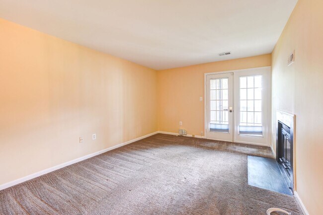 Building Photo - Beautiful 2-Bedroom 2-Bathroom Condo with ...