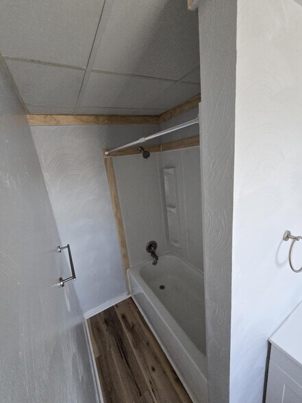 Building Photo - 15 S Stewart St