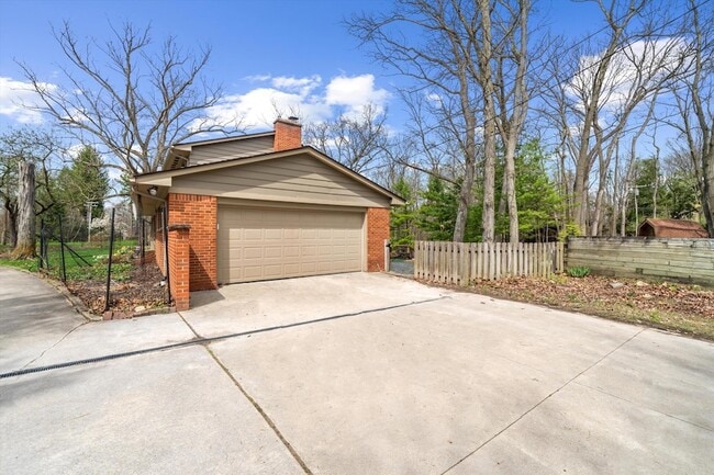 Building Photo - 2854 Parkridge Dr