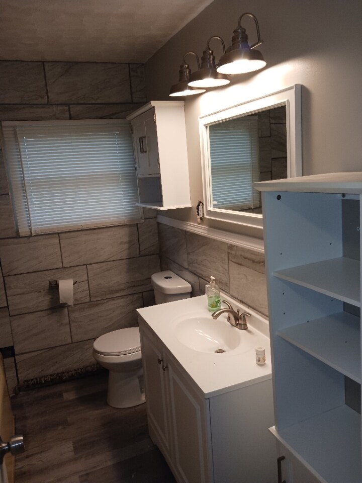 Fully remodeled bathroom - 5424 S Wolcott Ave