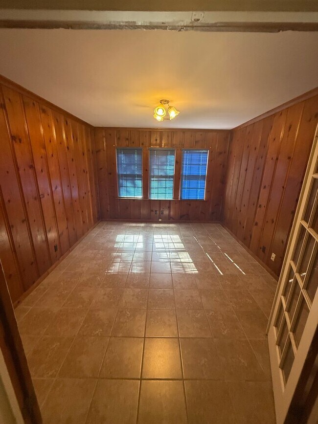 Building Photo - Better Photos Coming Soon! Charming Midtown Retreat with Office/Extra Bedroom, Hardwood Floors an...
