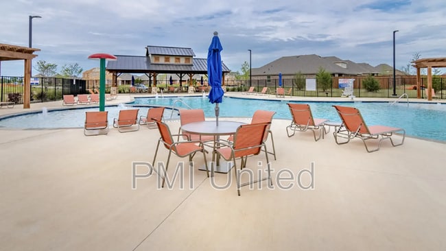 Building Photo - 2321 Larimar Dr