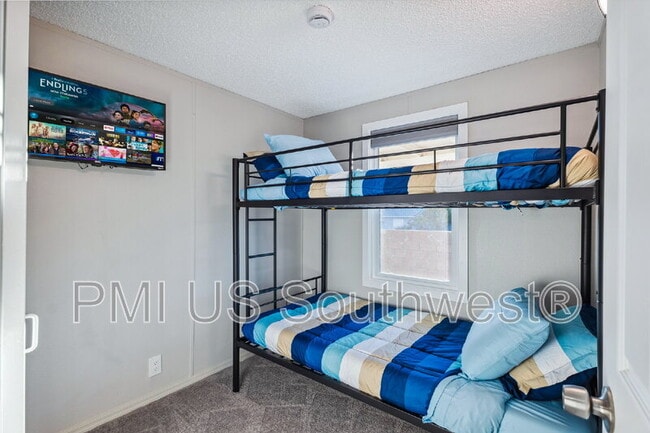 Building Photo - 437 Riverfront Dr