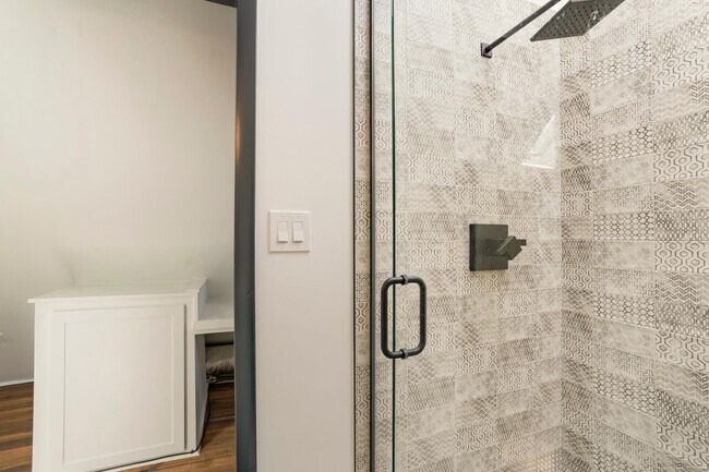 Building Photo - 469 Delaware St