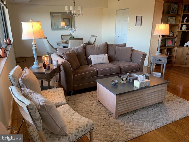 Building Photo - 3713 S George Mason Dr