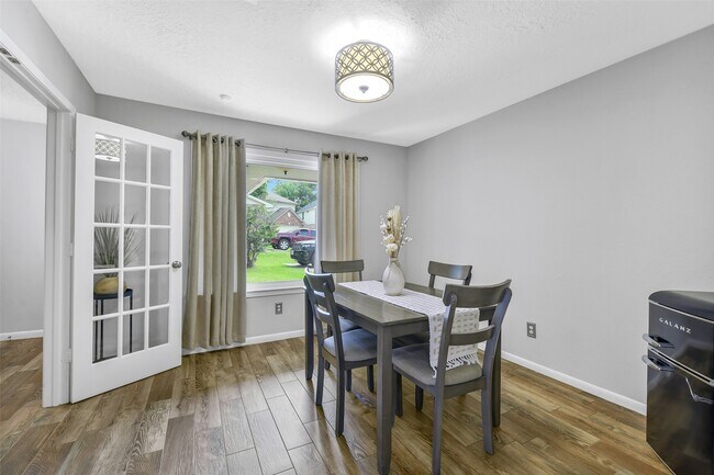 Building Photo - 710 Razee Ct