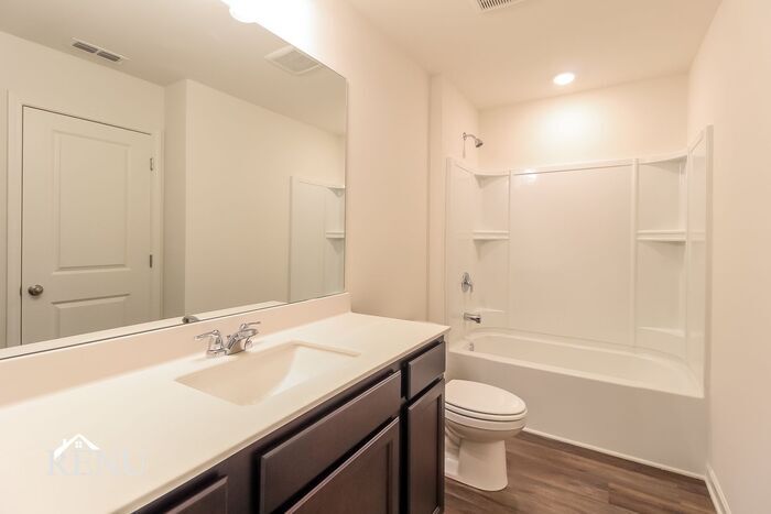 Building Photo - 3085 Calcutta St