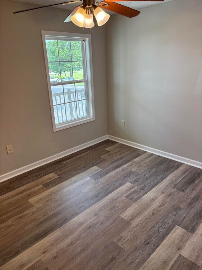 Building Photo - 2-Bedroom, 2-Bathroom Condo with Balcony, ...