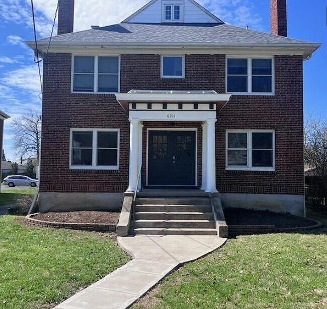 Building Photo - 6211 Grand Vista Ave