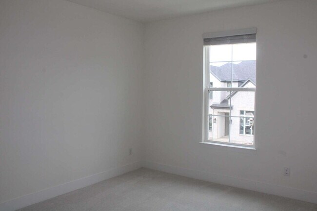 Building Photo - 7029 Confetti Ln